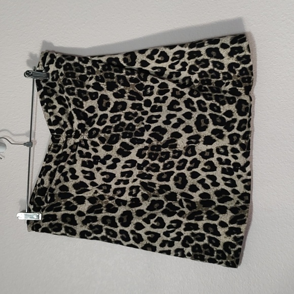 Torrid Animal Print Halter Top Size 1X - Picture 1 of 3